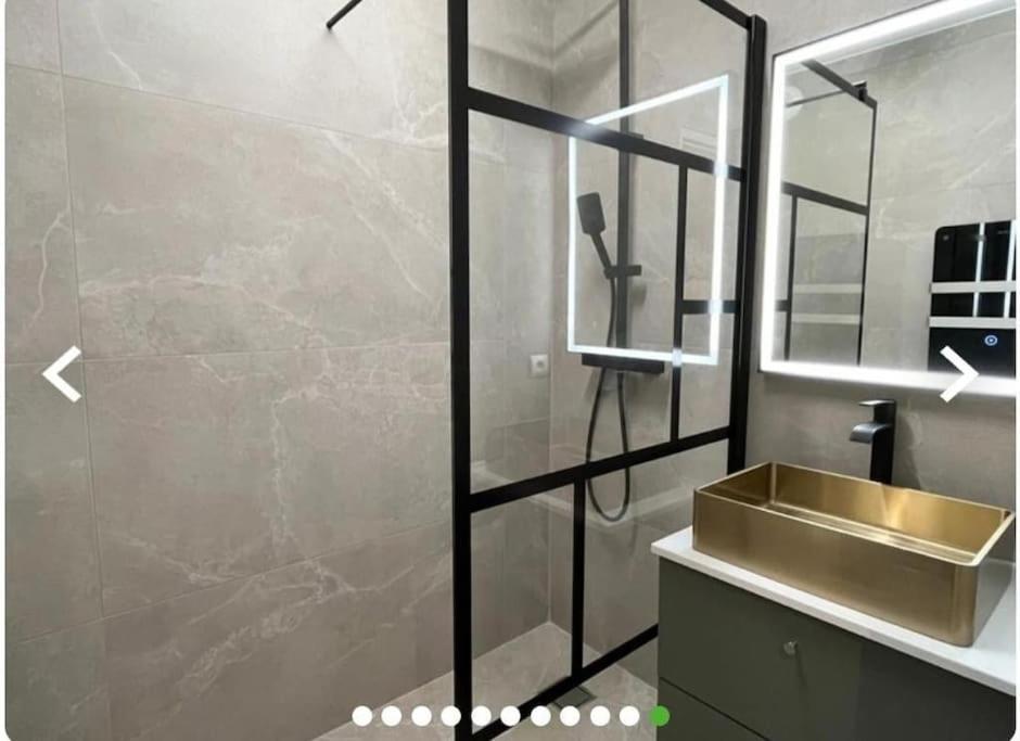 Beautiful Apartment Design Next To The Sea Antibes Exteriör bild