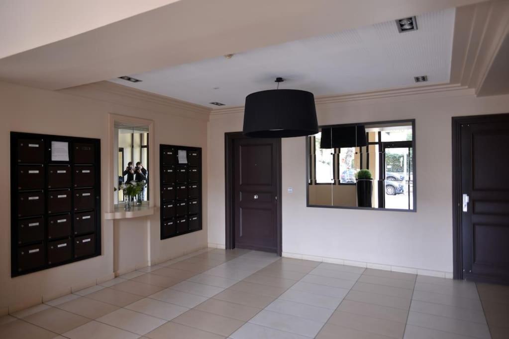 Beautiful Apartment Design Next To The Sea Antibes Exteriör bild