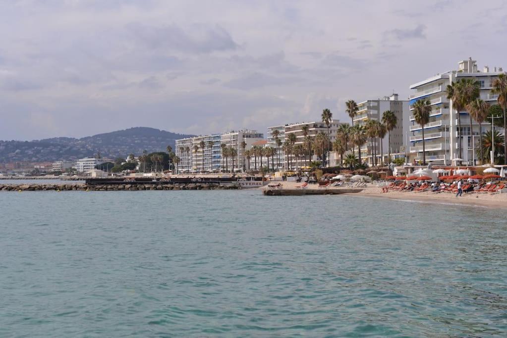 Beautiful Apartment Design Next To The Sea Antibes Exteriör bild