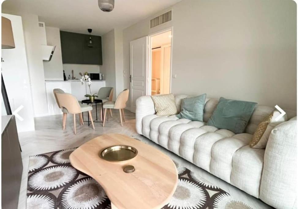 Beautiful Apartment Design Next To The Sea Antibes Exteriör bild