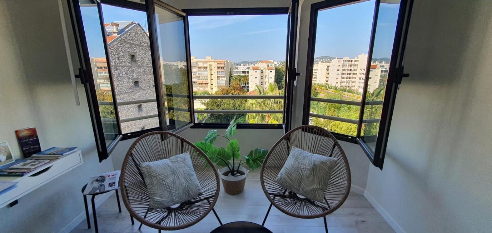 Beautiful Apartment Design Next To The Sea Antibes Exteriör bild