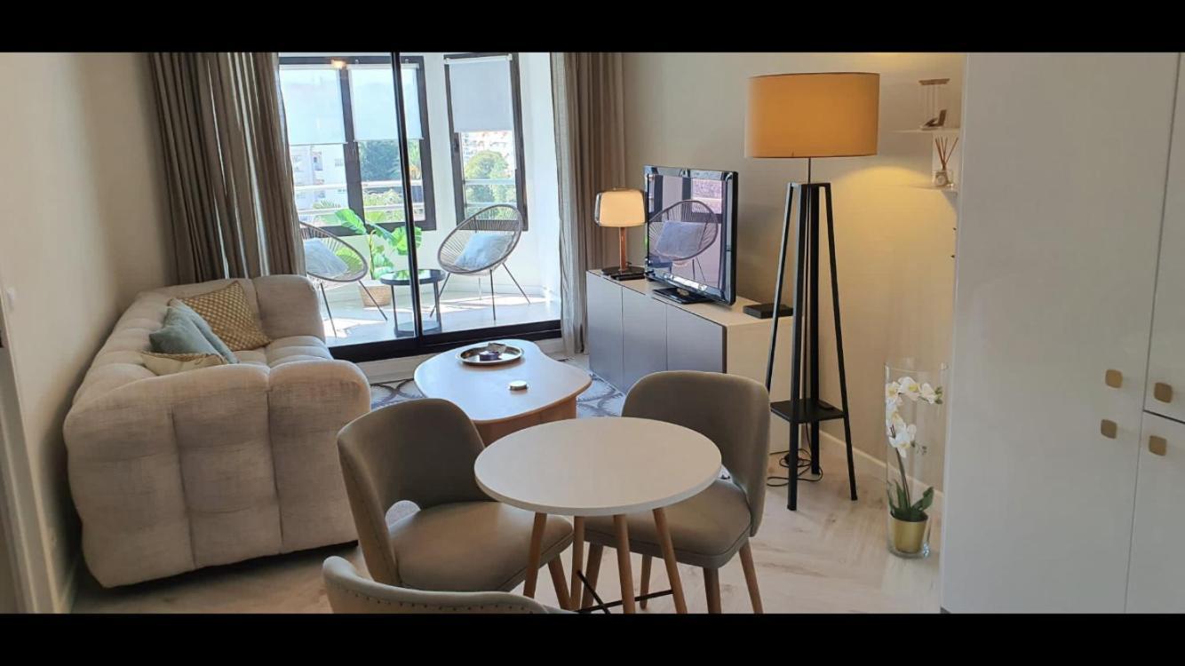Beautiful Apartment Design Next To The Sea Antibes Exteriör bild