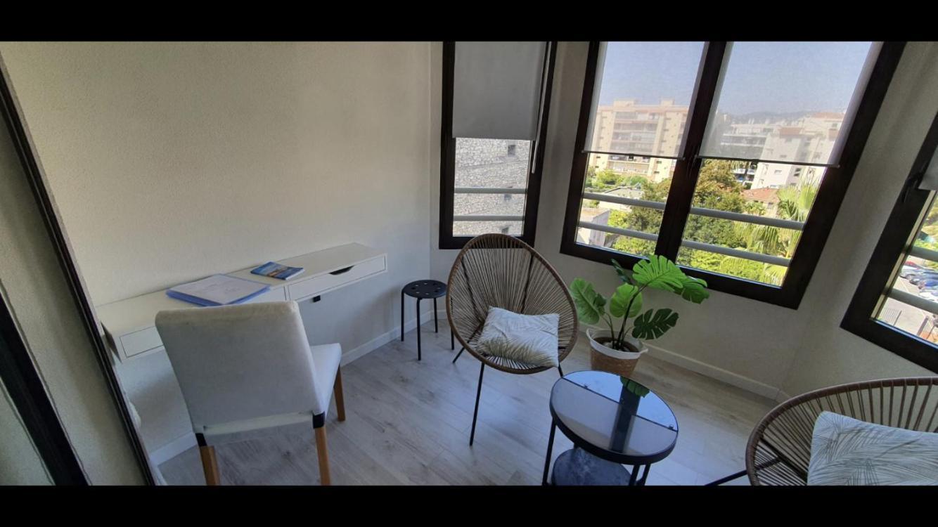 Beautiful Apartment Design Next To The Sea Antibes Exteriör bild